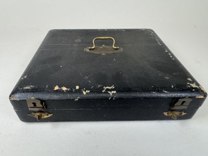 CAILLAR BAYARD.
Série de 12 couverts de table...