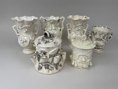 LANGEAIS.
6 pièces de forme en faïence crème...
