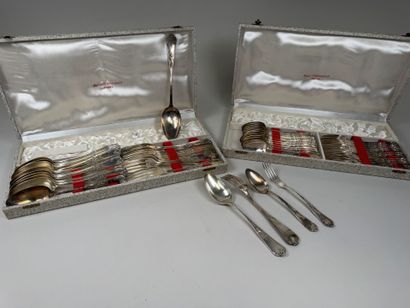 Partie de ménagère en métal argenté, modèle...