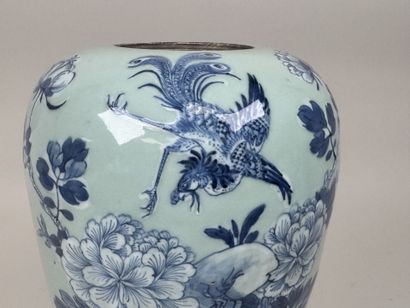 CHINE, XXe.
Grande potiche en porcelaine...