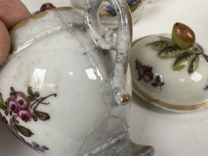 Lot comprenant :
- COPENHAGUE.
Petit vase...