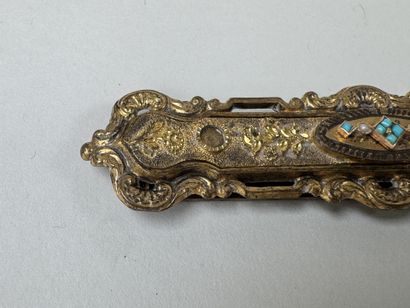 Boucle de ceinture en bronze doré et ajouré...