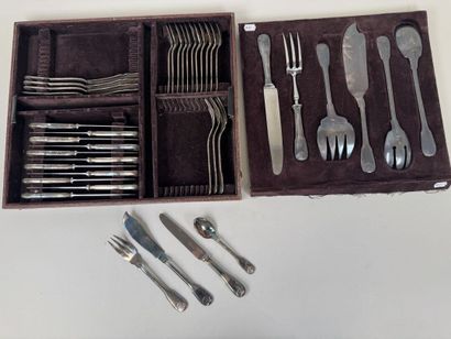 ERCUIS.
Partie de ménagère en métal argenté,...