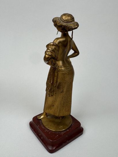 École, vers 1900.
Femme orientaliste.
Petit...