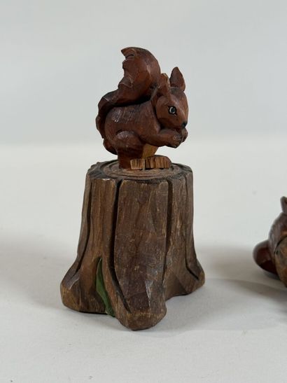 ANRI.
Ensemble de trois tire-bouchons figuratifs...