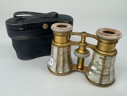 Paire de jumelles de théâtre en laiton et...