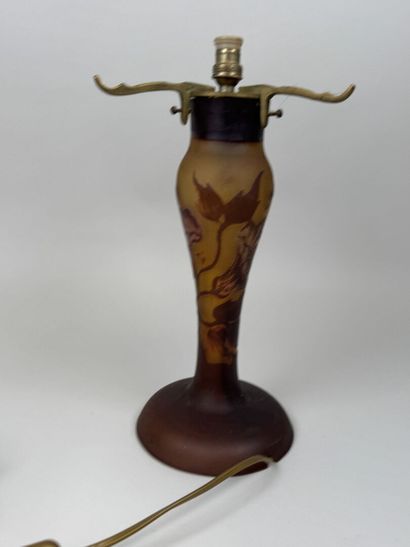 GALLE TIP.
Pied de lampe en verre multicouches...