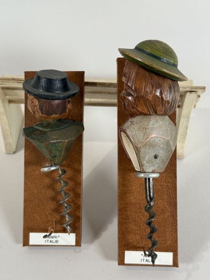 ANRI.
Ensemble de deux tire-bouchons figuratifs...