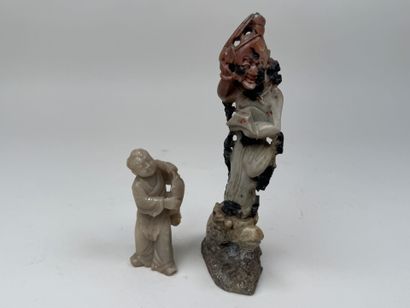 CHINE, XXe.
Personnages.
Deux sujets en pierre...