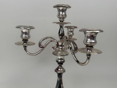 CHRISTOFLE.
Flambeau à 3 bras et 4 lumières...