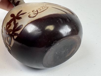 Émile GALLÉ (1846-1904).
Petit vase en verre...