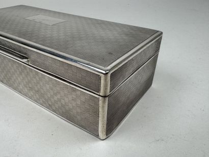 Boîte rectangulaire en argent 925/1000 guilloché...