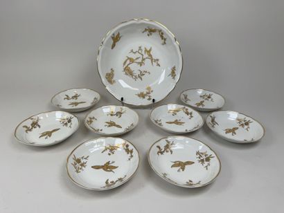 L. BERNARDAUD & Cie Limoges.
Partie de service...