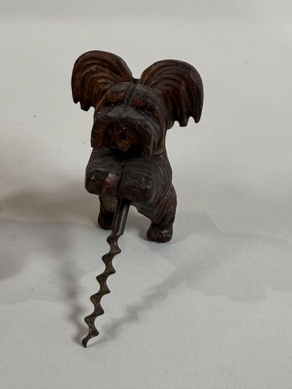 ANRI.
Ensemble de deux tire-bouchons figuratifs...