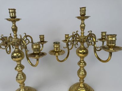 Grande paire de flambeaux à quatre bras et...