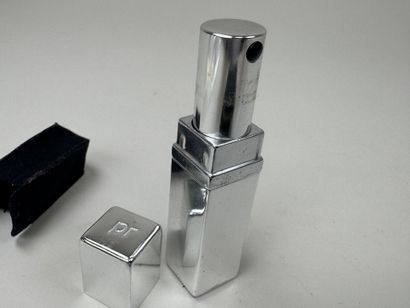 PACO RABANNE à Paris et PATRYS à Paris.
Rouge...