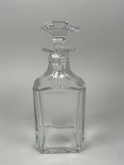 BACCARAT.
Carafe à whisky en cristal moulé...