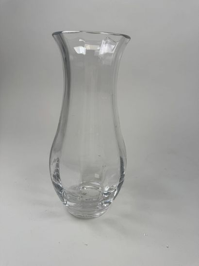 SAINT LOUIS.
Vase de forme balustre en cristal...