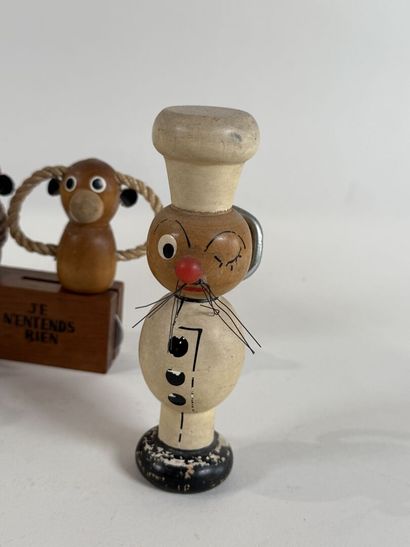 Ensemble de quatre personnages figuratifs...