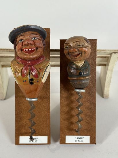 ANRI.
Ensemble de deux tire-bouchons figuratifs...