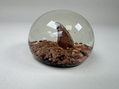 Boule sulfure ou presse-papier en verre à...