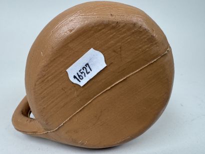 E.T.
Sujet en plastique marron.
H. 20 cm...