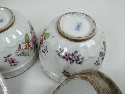 Lot comprenant :
- COPENHAGUE.
Petit vase...
