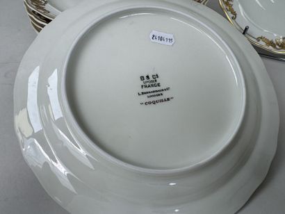 L. BERNARDAUD & Cie. à Limoges.
Modèle COQUILLE.
Série...