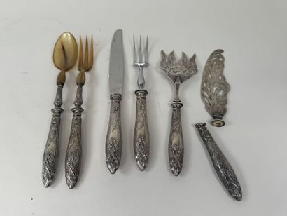 Trois couverts de service en argent fourré,...