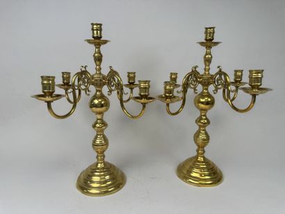 Grande paire de flambeaux à quatre bras et...