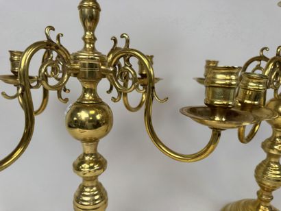 Grande paire de flambeaux à quatre bras et...