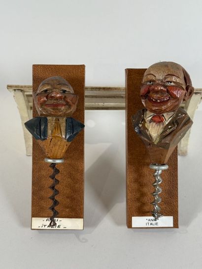 ANRI.
Ensemble de deux tire-bouchons figuratifs...