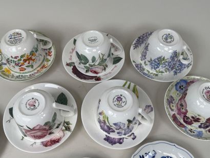 Six grandes tasses déjeuners et leurs sous-tasses...