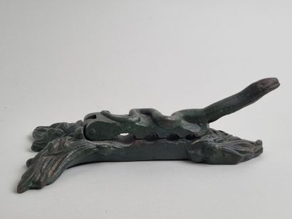 Mâche-bouchon figuratif LE CADUCEE
Rare mâche-bouchon...