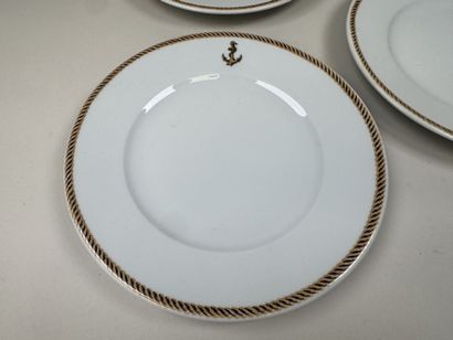 ROYAL LIMOGES.
Série de 6 assiettes plates...