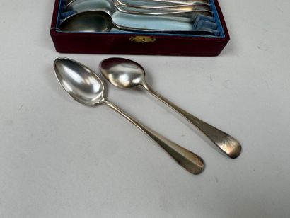 Série de 12 petites cuillères en métal argenté,...