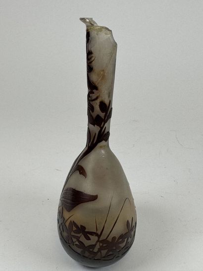 Émile GALLÉ (1846-1904).
Petit vase en verre...