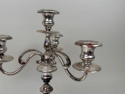 CHRISTOFLE.
Flambeau à 3 bras et 4 lumières...