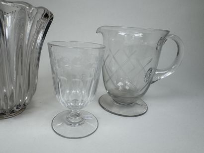Lot en cristal et verre comprenant :
- un...