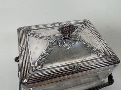 GALLIA.
Boite rectangulaire en cristal gravé...
