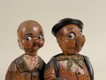 ANRI.
Ensemble de deux personnages caricaturaux...