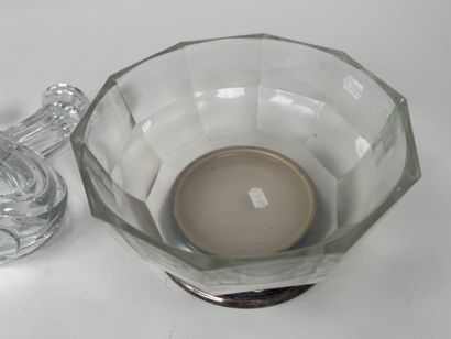 Lot en verre comprenant :
- un bougeoir ou...