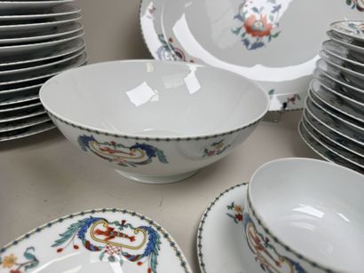 PORCELAINE de PARIS.
Modèle PAVOT.
Importante...