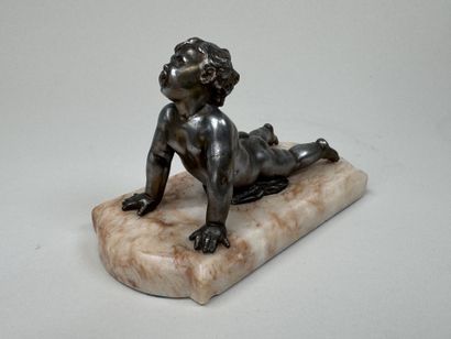 École française XXe.
Amour allongé.
Sculpture...