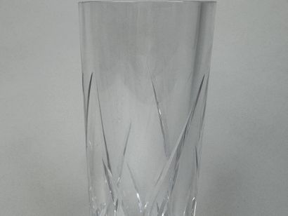 SEVRES.
Vase tubulaire en cristal à décor...
