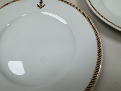 ROYAL LIMOGES.
Série de 6 assiettes plates...