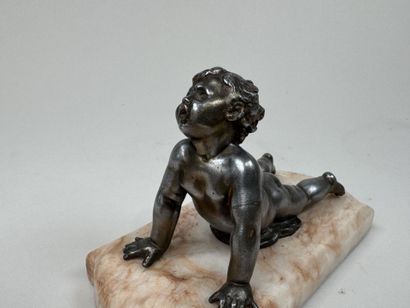 École française XXe.
Amour allongé.
Sculpture...