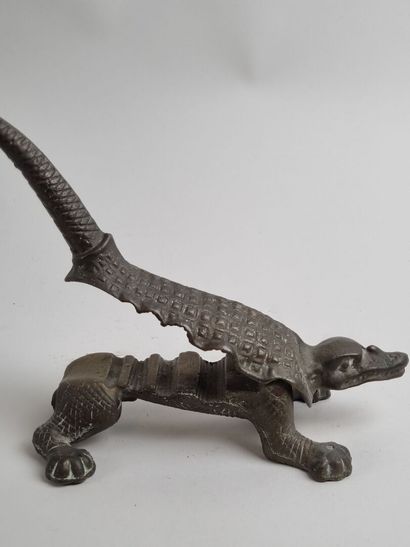 Mâche-bouchon figuratif CROCODILE seconde...