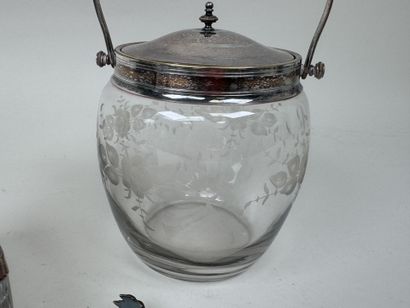 GALLIA.
Boite rectangulaire en cristal gravé...