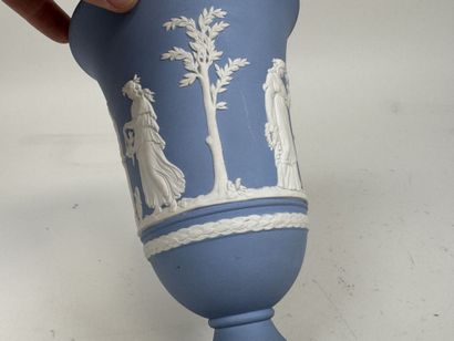 WEDGWOOD.
Vase en biscuit de porcelaine dît...